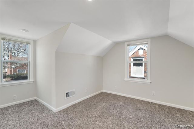 19168 Berden, Grosse Pointe, MI 48236