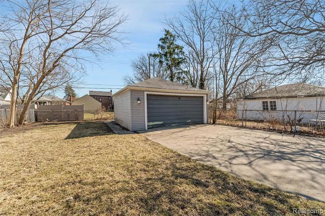 19168 Berden, Grosse Pointe, MI 48236