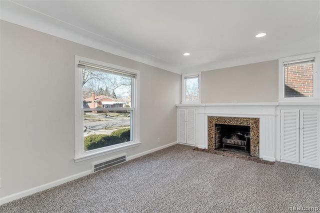 19168 Berden, Grosse Pointe, MI 48236