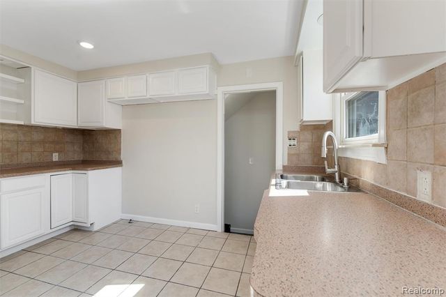 19168 Berden, Grosse Pointe, MI 48236