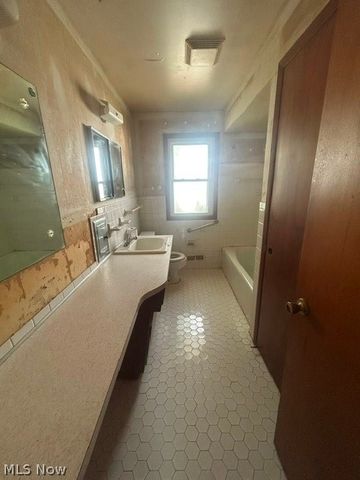 10761 Meadowbrook Drive, Parma Heights, OH 44130