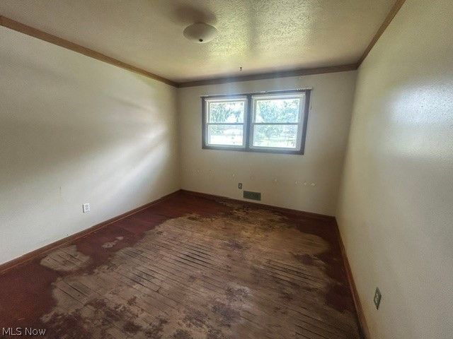 10761 Meadowbrook Drive, Parma Heights, OH 44130