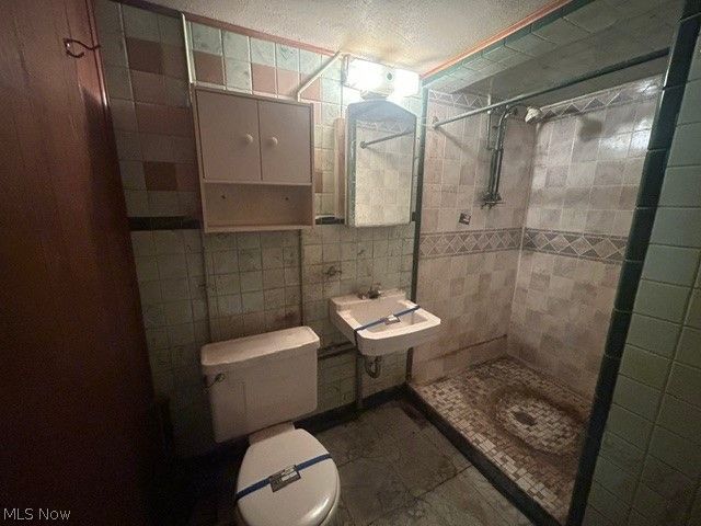 10761 Meadowbrook Drive, Parma Heights, OH 44130
