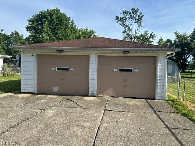 10761 Meadowbrook Drive, Parma Heights, OH 44130