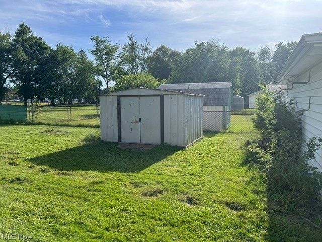 10761 Meadowbrook Drive, Parma Heights, OH 44130