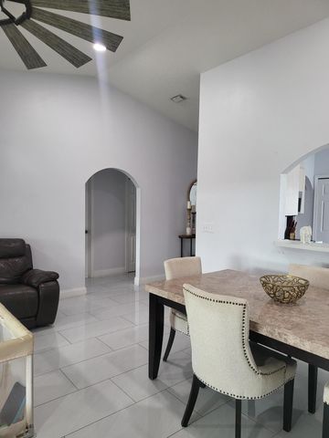 272 SW Crescent Avenue, Port St. Lucie, Port St Lucie, FL 34984