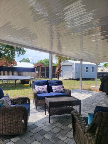 272 SW Crescent Avenue, Port St. Lucie, Port St Lucie, FL 34984