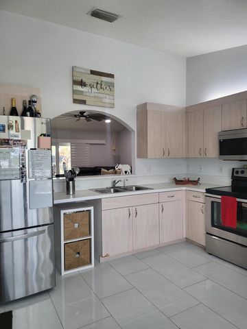 272 SW Crescent Avenue, Port St. Lucie, Port St Lucie, FL 34984