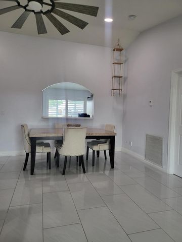 272 SW Crescent Avenue, Port St. Lucie, Port St Lucie, FL 34984