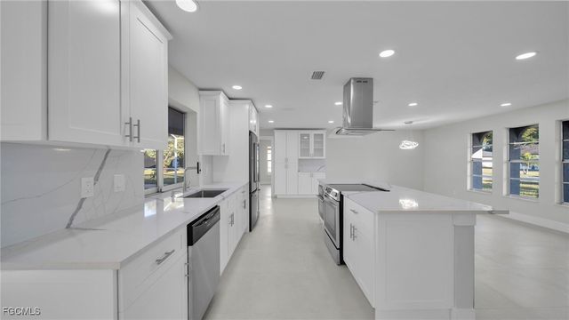 1705 SE 6th TER, Cape Coral, FL 33990