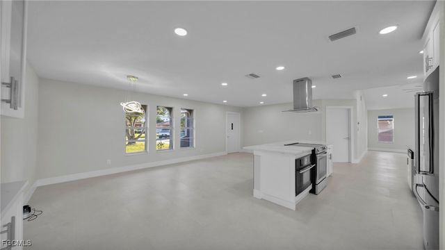 1705 SE 6th TER, Cape Coral, FL 33990