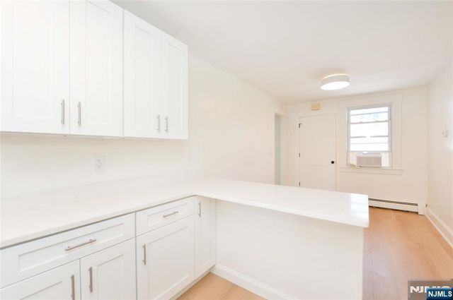 244 Van Winkle Avenue 2, Hawthorne, NJ 07506