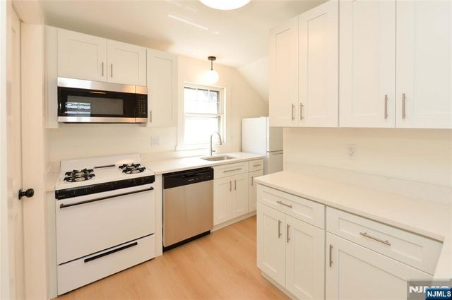 244 Van Winkle Avenue 2, Hawthorne, NJ 07506