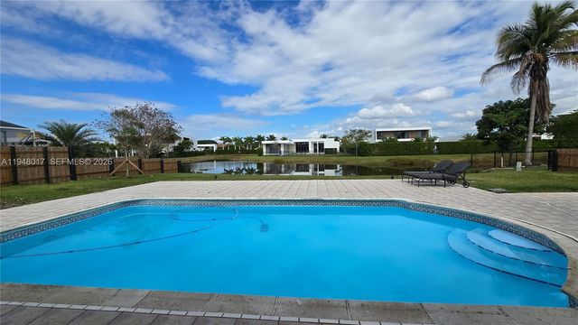 16653 Golfview Dr, Weston, FL 33326