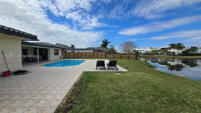 16653 Golfview Dr, Weston, FL 33326