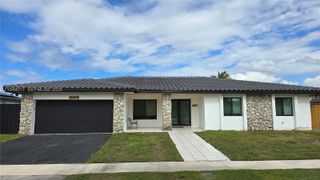 16653 Golfview Dr, Weston, FL 33326