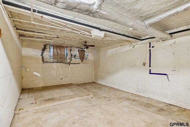 1529 Grant Street, Omaha, NE 68110