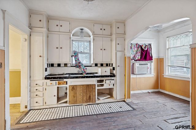 1529 Grant Street, Omaha, NE 68110