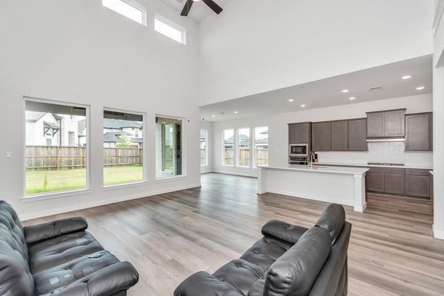 21118 Chelton Beach Drive, Cypress, TX 77433