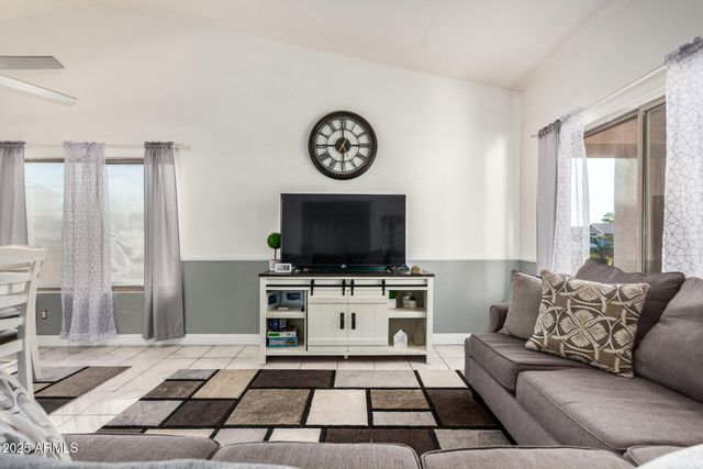 8441 W MINNEZONA Avenue, Phoenix, AZ 85037