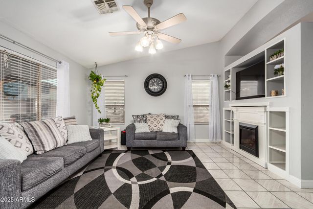 8441 W MINNEZONA Avenue, Phoenix, AZ 85037