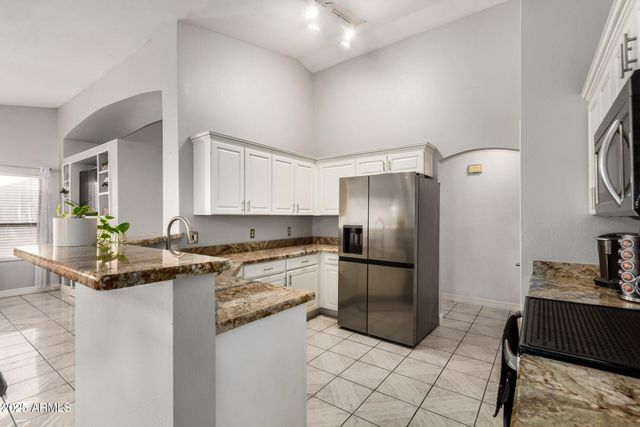 8441 W MINNEZONA Avenue, Phoenix, AZ 85037