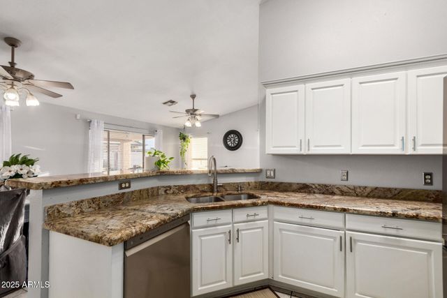 8441 W MINNEZONA Avenue, Phoenix, AZ 85037