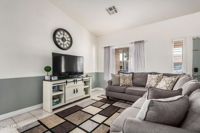 8441 W MINNEZONA Avenue, Phoenix, AZ 85037