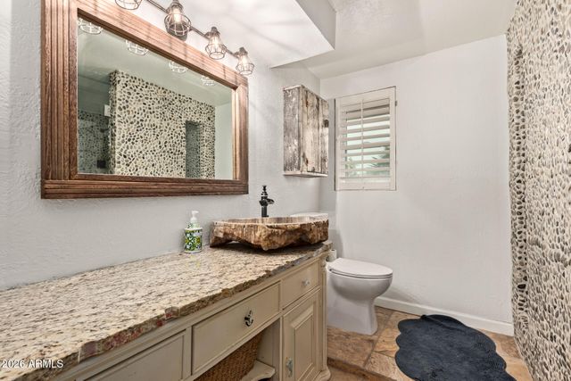 3730 E KINGS Avenue, Phoenix, AZ 85032