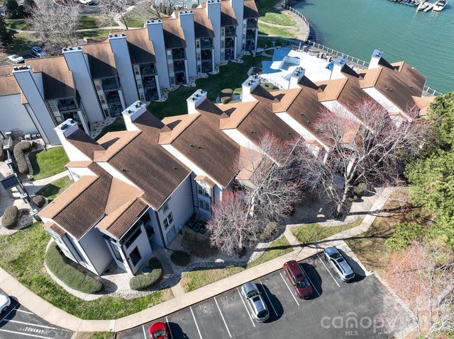 18851 Vineyard Point Lane, Cornelius, NC 28031