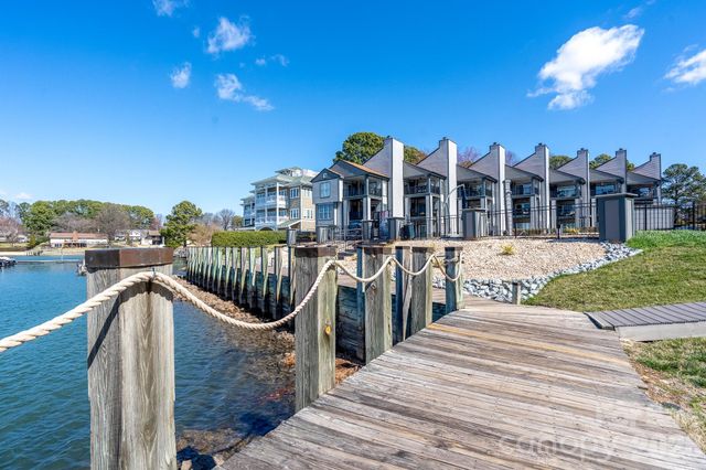 18851 Vineyard Point Lane, Cornelius, NC 28031