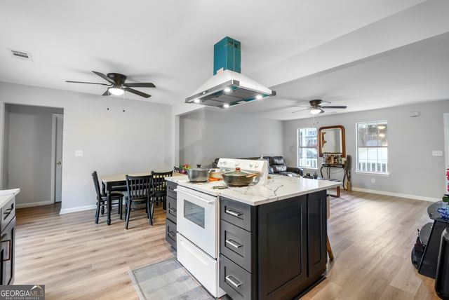 879 Spring Oak Court, Loganville, GA 30052