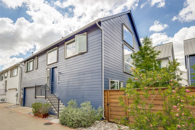 1022 Barsotti Court, Dallas, TX 75212