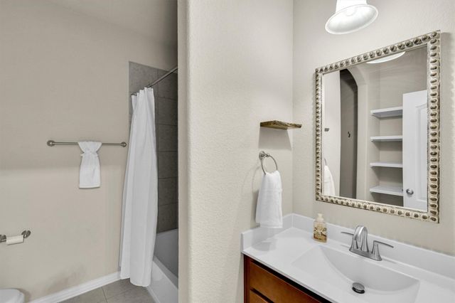 101 Double Mountain RD, Liberty Hill, TX 78642