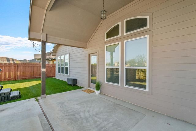 101 Double Mountain RD, Liberty Hill, TX 78642