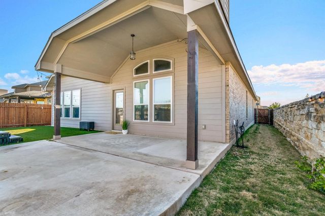 101 Double Mountain RD, Liberty Hill, TX 78642