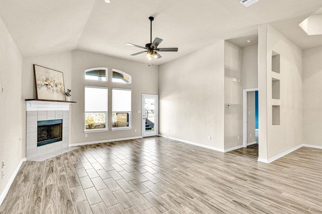 101 Double Mountain RD, Liberty Hill, TX 78642