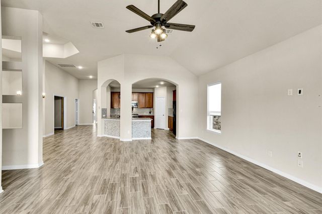 101 Double Mountain RD, Liberty Hill, TX 78642