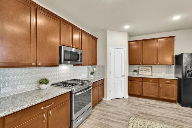 101 Double Mountain RD, Liberty Hill, TX 78642