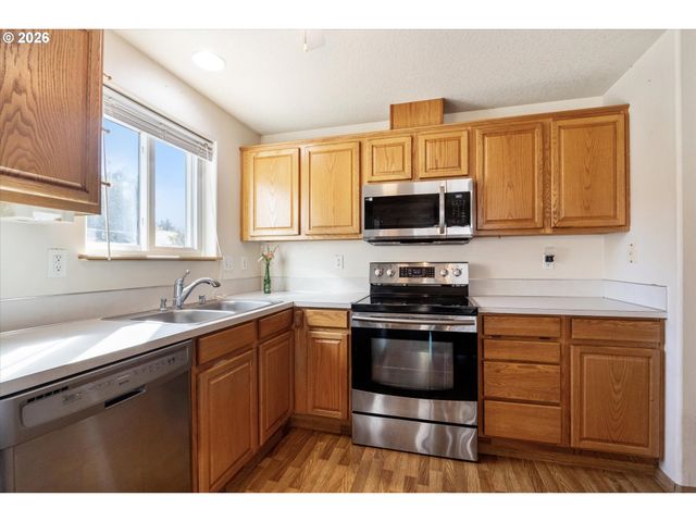 2102 Sw 7TH St, Battle Ground, WA 98604