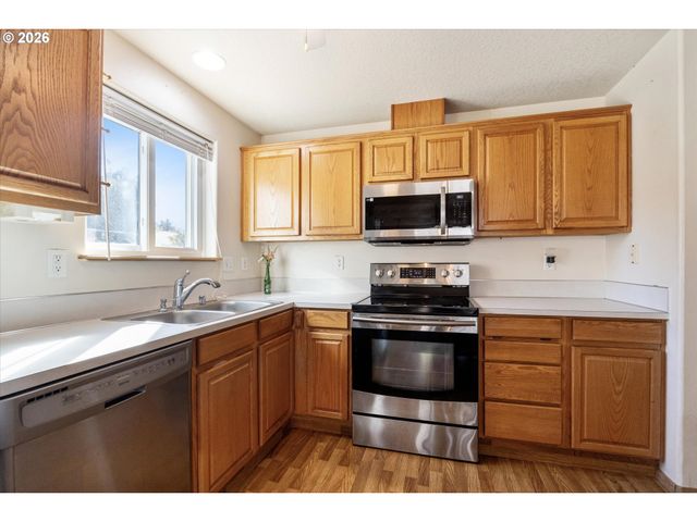 2102 Sw 7TH St, Battle Ground, WA 98604