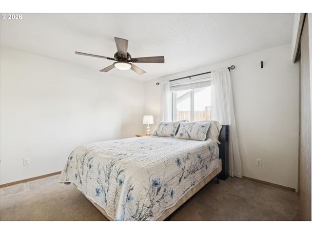 2102 Sw 7TH St, Battle Ground, WA 98604