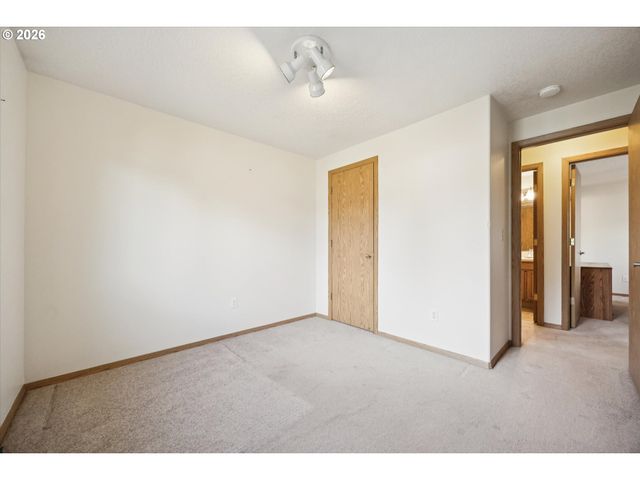 2102 Sw 7TH St, Battle Ground, WA 98604