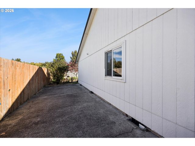 2102 Sw 7TH St, Battle Ground, WA 98604