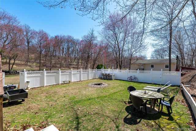 89 Baldwin Place Road, Mahopac, NY 10541