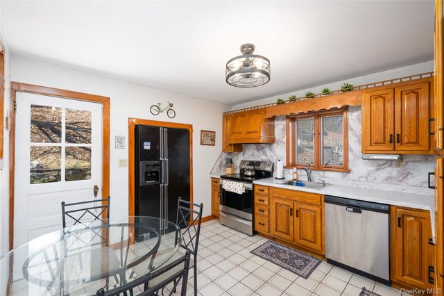 89 Baldwin Place Road, Mahopac, NY 10541