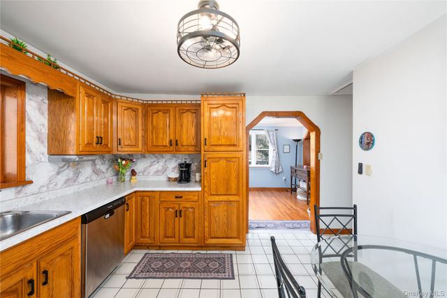 89 Baldwin Place Road, Mahopac, NY 10541