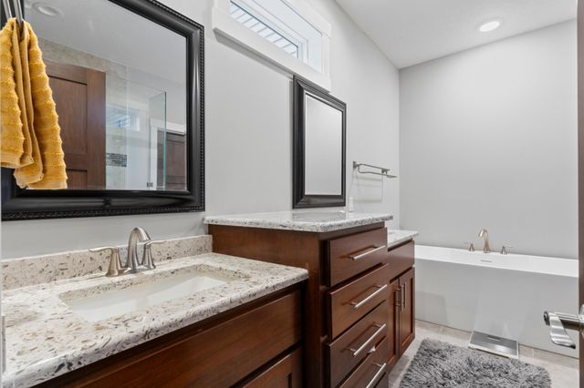 4712 Cassidy Ridge Drive NE, Rochester, MN 55906