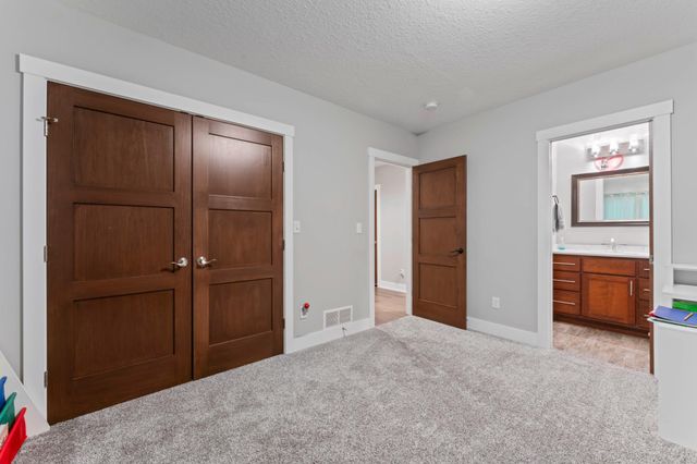 4712 Cassidy Ridge Drive NE, Rochester, MN 55906