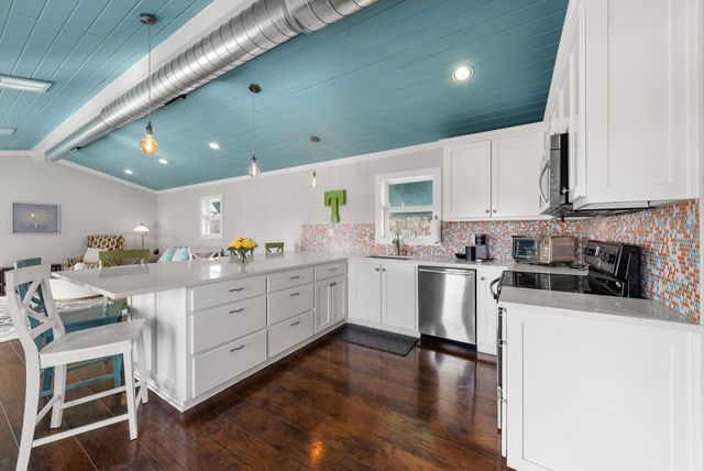 107 Channel DR, Sunrise Beach, TX 78643